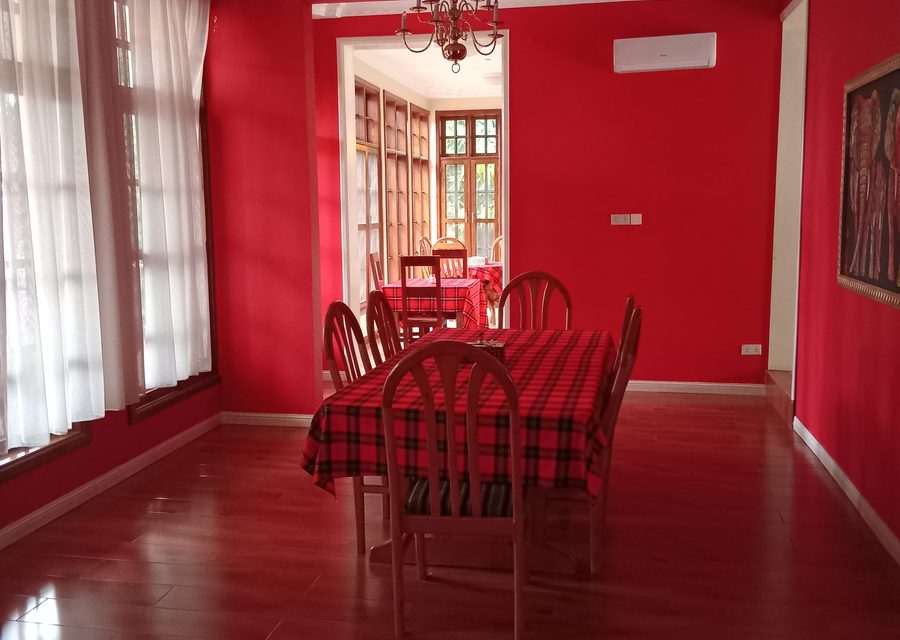 The dining room at Kilimanjaro Pazuri